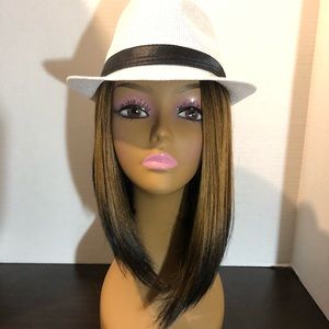 Gently used synthetic wig in great condition